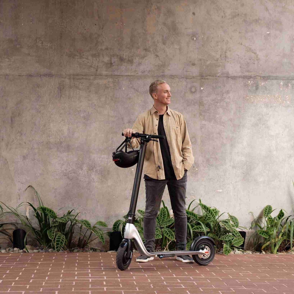 HX X8 electric scooter design
